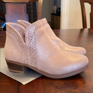 Elegant Pink Ankle Boots